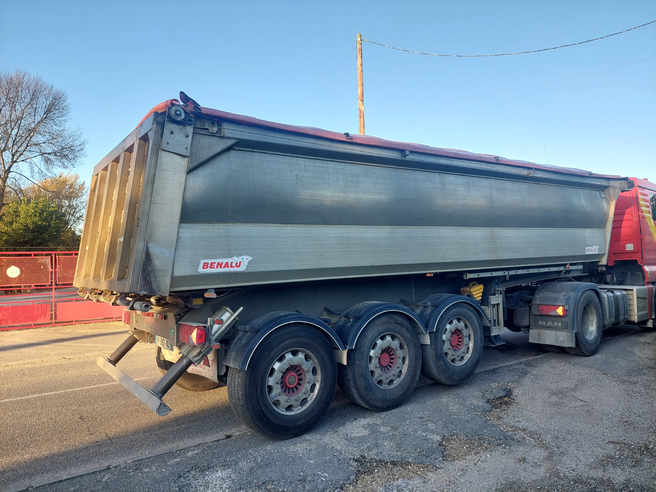 MAN TGX 18.500 - Vetopöytäauto: kuva MAN TGX 18.500 - Vetopöytäauto MAN TGX 18.500 - Vetopöytäauto: kuva MAN TGX 18.500 - Vetopöytäauto