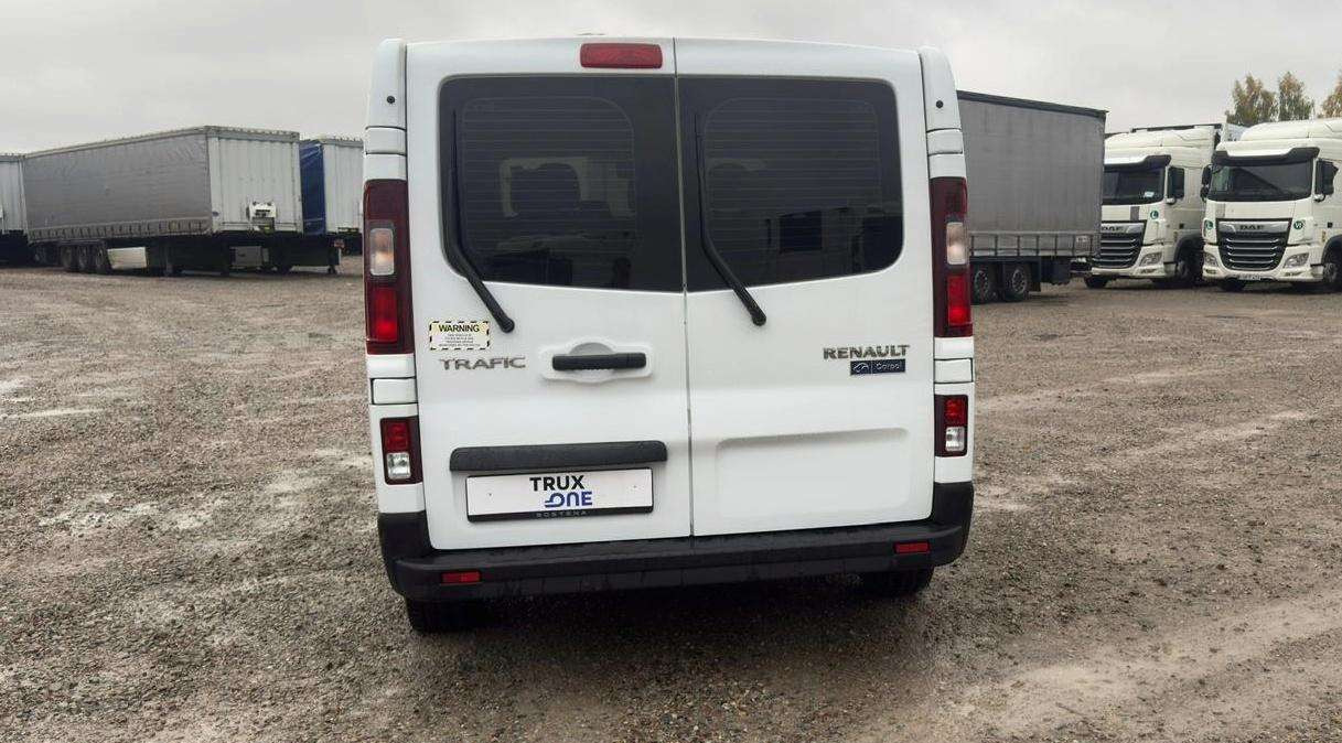 Renault Trafic - Minibussi, Pikkubussi: kuva Renault Trafic - Minibussi, Pikkubussi Renault Trafic - Minibussi, Pikkubussi: kuva Renault Trafic - Minibussi, Pikkubussi