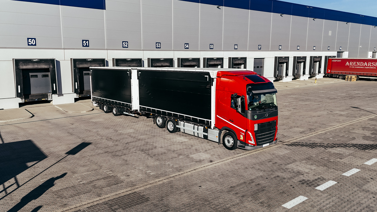 Volvo FH - Pressukapelli kuorma-auto: kuva Volvo FH - Pressukapelli kuorma-auto Volvo FH - Pressukapelli kuorma-auto: kuva Volvo FH - Pressukapelli kuorma-auto