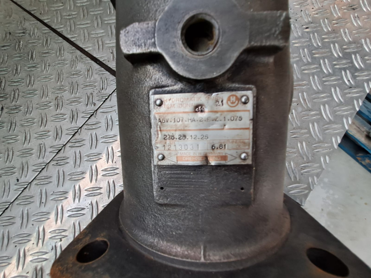 HYDROMATIK AV6 107 HA 2 FZ 1 075 - Hydraulimoottori - Teollisuuden kone: kuva HYDROMATIK AV6 107 HA 2 FZ 1 075 - Hydraulimoottori - Teollisuuden kone HYDROMATIK AV6 107 HA 2 FZ 1 075 - Hydraulimoottori - Teollisuuden kone: kuva HYDROMATIK AV6 107 HA 2 FZ 1 075 - Hydraulimoottori - Teollisuuden kone