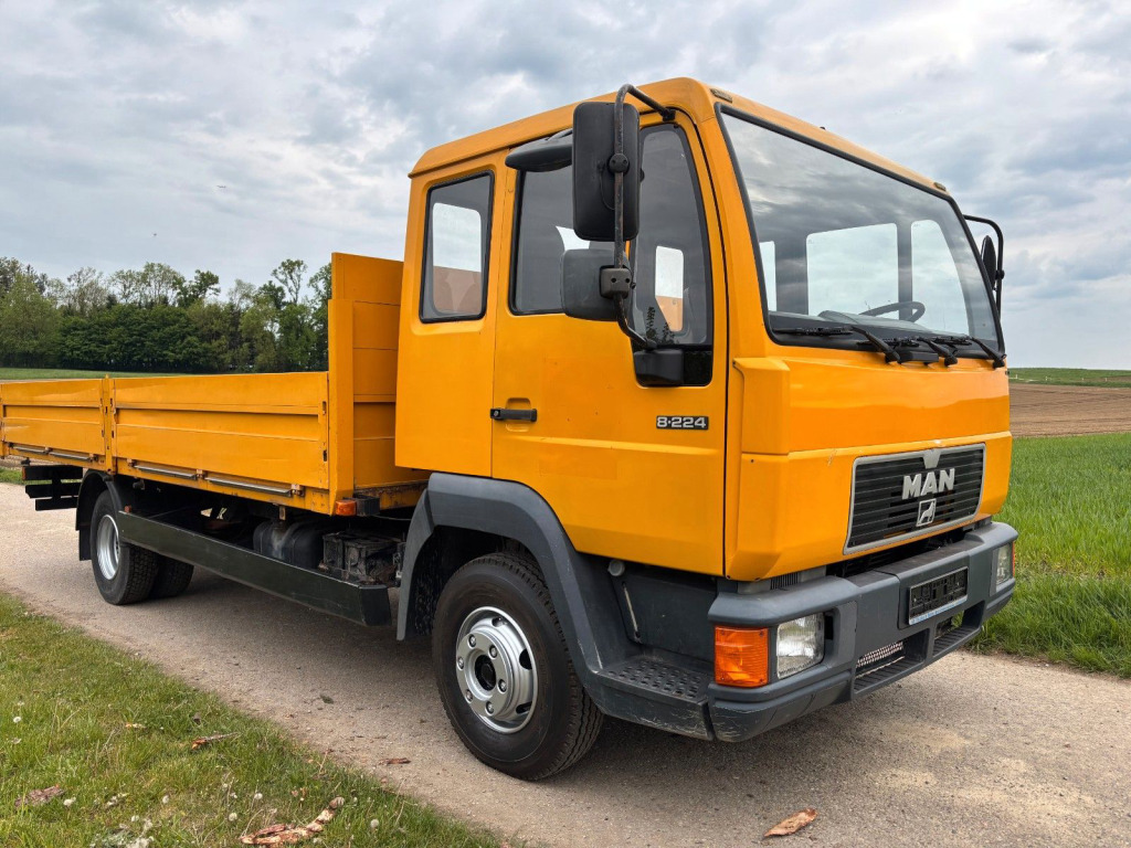 MAN 8.224 L 2000 - Lava-kuorma-auto: kuva MAN 8.224 L 2000 - Lava-kuorma-auto MAN 8.224 L 2000 - Lava-kuorma-auto: kuva MAN 8.224 L 2000 - Lava-kuorma-auto