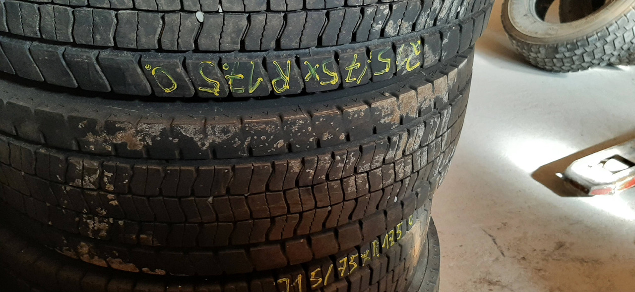 Neuwertige GoodYear Reifen ohne Felgen, 215 / 75 R17,5 Artikel - Nr. : 81.99999 - 9999 - Rengas - Kuorma-auto: kuva Neuwertige GoodYear Reifen ohne Felgen, 215 / 75 R17,5 Artikel - Nr. : 81.99999 - 9999 - Rengas - Kuorma-auto Neuwertige GoodYear Reifen ohne Felgen, 215 / 75 R17,5 Artikel - Nr. : 81.99999 - 9999 - Rengas - Kuorma-auto: kuva Neuwertige GoodYear Reifen ohne Felgen, 215 / 75 R17,5 Artikel - Nr. : 81.99999 - 9999 - Rengas - Kuorma-auto