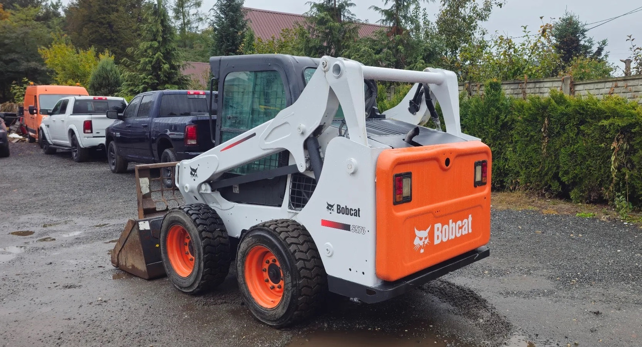 BOBCAT S570 - Liukuohjattu kuormaaja: kuva BOBCAT S570 - Liukuohjattu kuormaaja BOBCAT S570 - Liukuohjattu kuormaaja: kuva BOBCAT S570 - Liukuohjattu kuormaaja