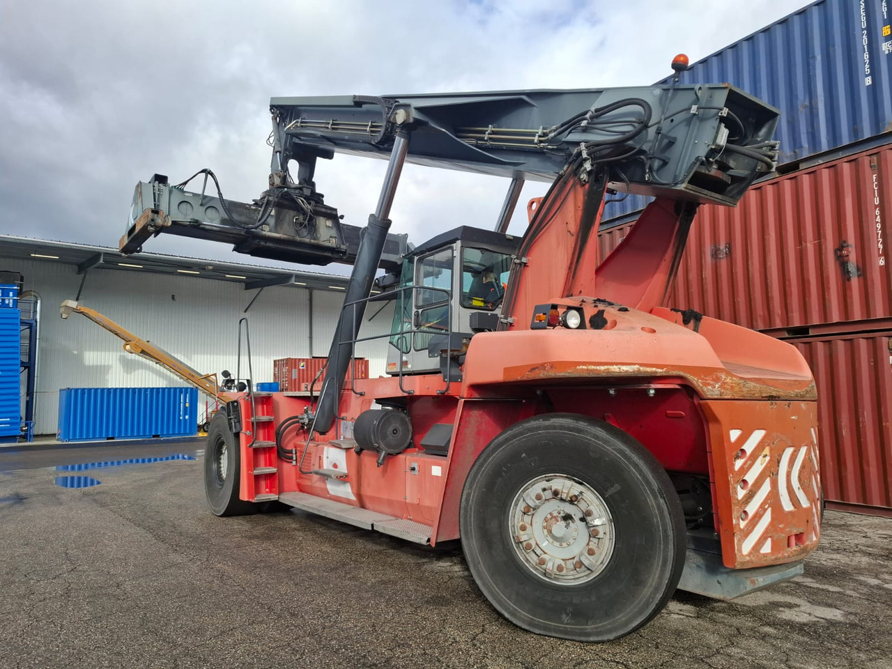 KALMAR DRF 450 60 S5 - Konttikurottajat: kuva KALMAR DRF 450 60 S5 - Konttikurottajat KALMAR DRF 450 60 S5 - Konttikurottajat: kuva KALMAR DRF 450 60 S5 - Konttikurottajat