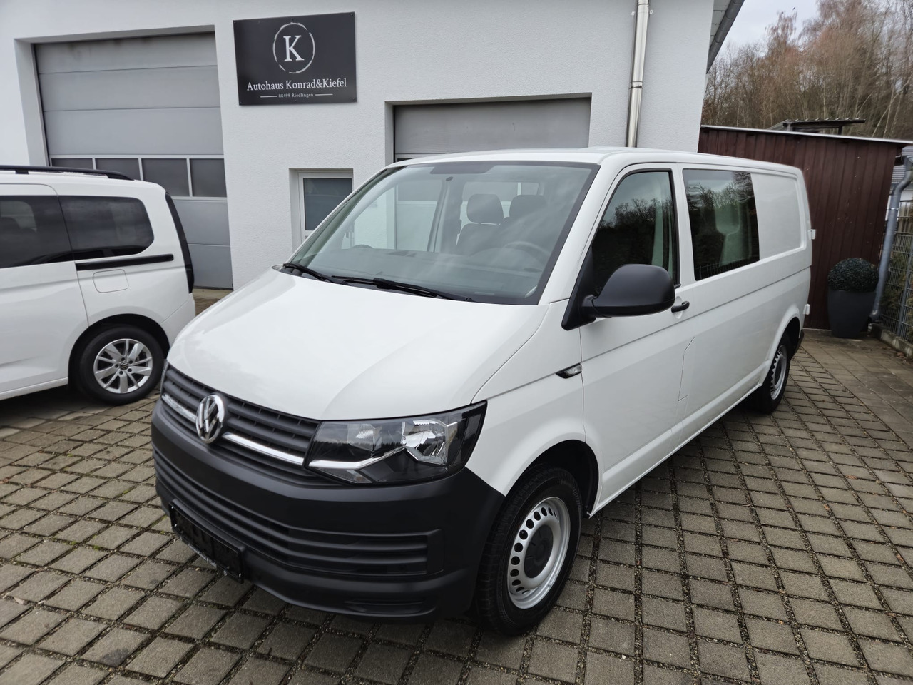 VOLKSWAGEN T6 Transporter Mixto LR 6-Sitzer/Standheiz./PDC - Pakettiauto: kuva VOLKSWAGEN T6 Transporter Mixto LR 6-Sitzer/Standheiz./PDC - Pakettiauto VOLKSWAGEN T6 Transporter Mixto LR 6-Sitzer/Standheiz./PDC - Pakettiauto: kuva VOLKSWAGEN T6 Transporter Mixto LR 6-Sitzer/Standheiz./PDC - Pakettiauto