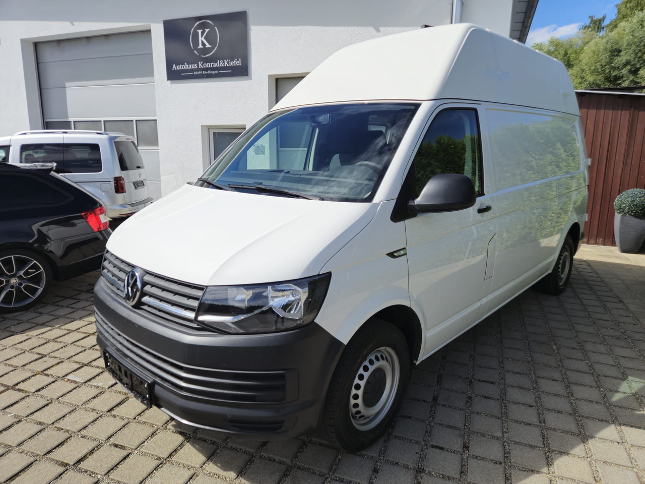 Volkswagen T6 Transporter Benzin Hochdach LR Standheizung - Pieni pakettiauto: kuva Volkswagen T6 Transporter Benzin Hochdach LR Standheizung - Pieni pakettiauto Volkswagen T6 Transporter Benzin Hochdach LR Standheizung - Pieni pakettiauto: kuva Volkswagen T6 Transporter Benzin Hochdach LR Standheizung - Pieni pakettiauto