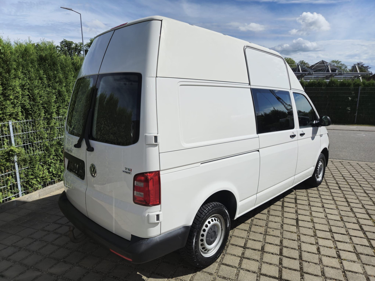 Volkswagen T6 Transporter Benzin Hochdach LR Standheizung - Pieni pakettiauto: kuva Volkswagen T6 Transporter Benzin Hochdach LR Standheizung - Pieni pakettiauto Volkswagen T6 Transporter Benzin Hochdach LR Standheizung - Pieni pakettiauto: kuva Volkswagen T6 Transporter Benzin Hochdach LR Standheizung - Pieni pakettiauto