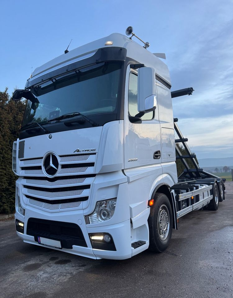 Mercedes-Benz ACTROS / 2553 / ACC / E 6 / MP 5 /TIPPER, BDF ,WYWROT / RETARDER/ GIGA SPACE/Niski Przebieg 366 Tys Km! ASO - Umpikori kuorma-auto: kuva Mercedes-Benz ACTROS / 2553 / ACC / E 6 / MP 5 /TIPPER, BDF ,WYWROT / RETARDER/ GIGA SPACE/Niski Przebieg 366 Tys Km! ASO - Umpikori kuorma-auto Mercedes-Benz ACTROS / 2553 / ACC / E 6 / MP 5 /TIPPER, BDF ,WYWROT / RETARDER/ GIGA SPACE/Niski Przebieg 366 Tys Km! ASO - Umpikori kuorma-auto: kuva Mercedes-Benz ACTROS / 2553 / ACC / E 6 / MP 5 /TIPPER, BDF ,WYWROT / RETARDER/ GIGA SPACE/Niski Przebieg 366 Tys Km! ASO - Umpikori kuorma-auto