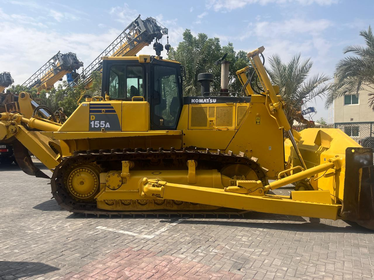 KOMATSU D155-A-6 - Puskutraktori: kuva KOMATSU D155-A-6 - Puskutraktori KOMATSU D155-A-6 - Puskutraktori: kuva KOMATSU D155-A-6 - Puskutraktori