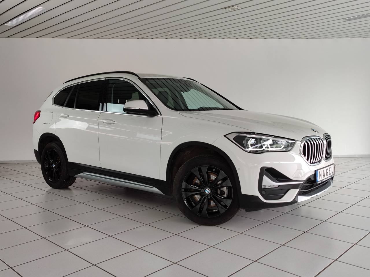 BMW X1 xDrive 20 i xLine Navi Rükam Leder DAB - Maasturi/ Katumaasturi: kuva BMW X1 xDrive 20 i xLine Navi Rükam Leder DAB - Maasturi/ Katumaasturi BMW X1 xDrive 20 i xLine Navi Rükam Leder DAB - Maasturi/ Katumaasturi: kuva BMW X1 xDrive 20 i xLine Navi Rükam Leder DAB - Maasturi/ Katumaasturi