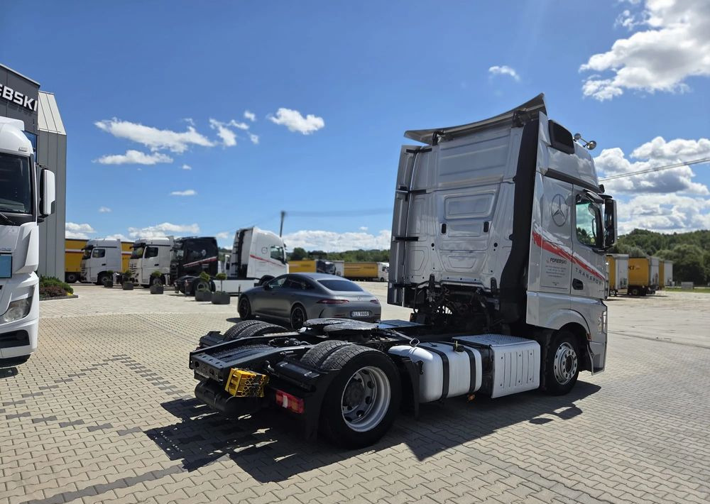 Mercedes-Benz ACTROS 1845 - Vetopöytäauto: kuva Mercedes-Benz ACTROS 1845 - Vetopöytäauto Mercedes-Benz ACTROS 1845 - Vetopöytäauto: kuva Mercedes-Benz ACTROS 1845 - Vetopöytäauto