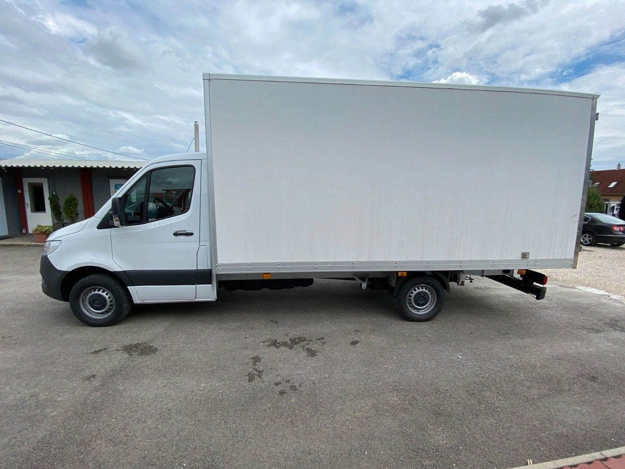 Mercedes-Benz Sprinter 319 Koffer - Jakeluauto: kuva Mercedes-Benz Sprinter 319 Koffer - Jakeluauto Mercedes-Benz Sprinter 319 Koffer - Jakeluauto: kuva Mercedes-Benz Sprinter 319 Koffer - Jakeluauto