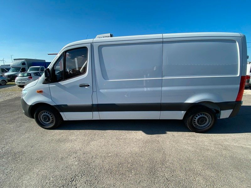 Mercedes-Benz Sprinter III Kasten FWD 211/215 CDI FWD L2 - Kylmäauto: kuva Mercedes-Benz Sprinter III Kasten FWD 211/215 CDI FWD L2 - Kylmäauto Mercedes-Benz Sprinter III Kasten FWD 211/215 CDI FWD L2 - Kylmäauto: kuva Mercedes-Benz Sprinter III Kasten FWD 211/215 CDI FWD L2 - Kylmäauto