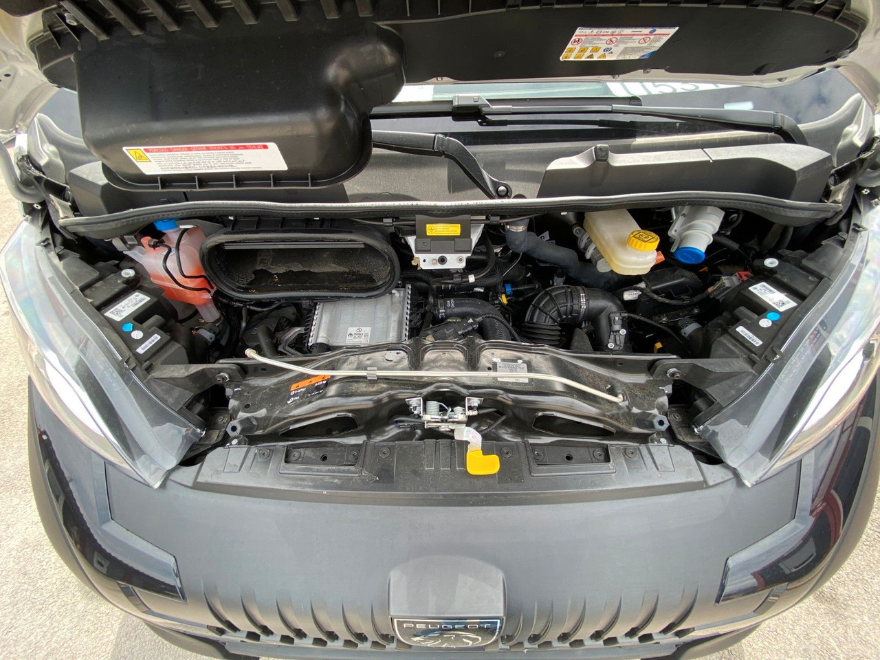 Uusi Pakettiauto Peugeot Boxer Kasten Hochraum 435 L4H2 BlueHDi 140 Peugeot Boxer Kühlkasten 435 L4H2 BlueHDi 140: kuva Uusi Pakettiauto Peugeot Boxer Kasten Hochraum 435 L4H2 BlueHDi 140 Peugeot Boxer Kühlkasten 435 L4H2 BlueHDi 140 Uusi Pakettiauto Peugeot Boxer Kasten Hochraum 435 L4H2 BlueHDi 140 Peugeot Boxer Kühlkasten 435 L4H2 BlueHDi 140: kuva Uusi Pakettiauto Peugeot Boxer Kasten Hochraum 435 L4H2 BlueHDi 140 Peugeot Boxer Kühlkasten 435 L4H2 BlueHDi 140