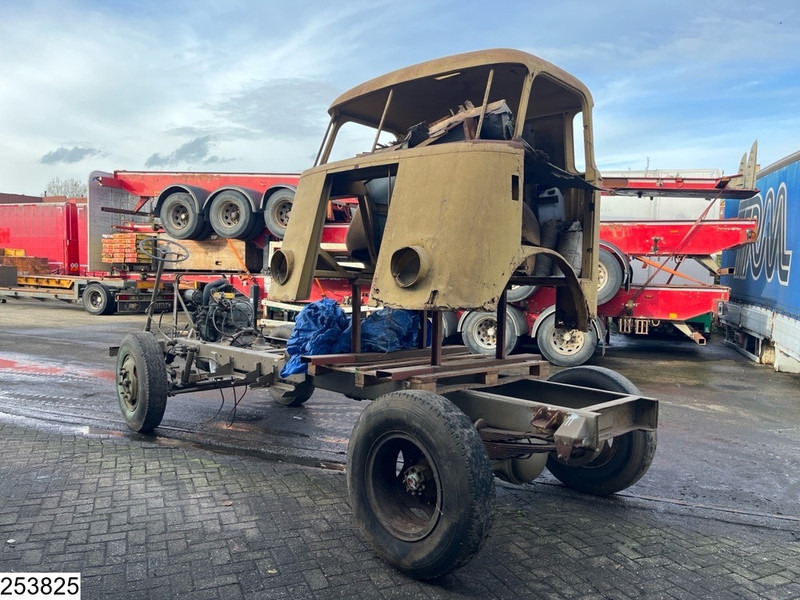 DAF A1600 Truck incomplete - Kuorma-auto alusta: kuva DAF A1600 Truck incomplete - Kuorma-auto alusta DAF A1600 Truck incomplete - Kuorma-auto alusta: kuva DAF A1600 Truck incomplete - Kuorma-auto alusta