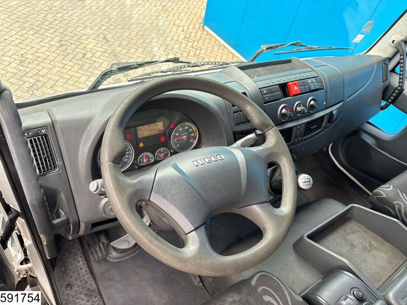 Iveco 180E28 EURO 5, Dhollandia, Manual transmission - Pressukapelli kuorma-auto: kuva Iveco 180E28 EURO 5, Dhollandia, Manual transmission - Pressukapelli kuorma-auto Iveco 180E28 EURO 5, Dhollandia, Manual transmission - Pressukapelli kuorma-auto: kuva Iveco 180E28 EURO 5, Dhollandia, Manual transmission - Pressukapelli kuorma-auto