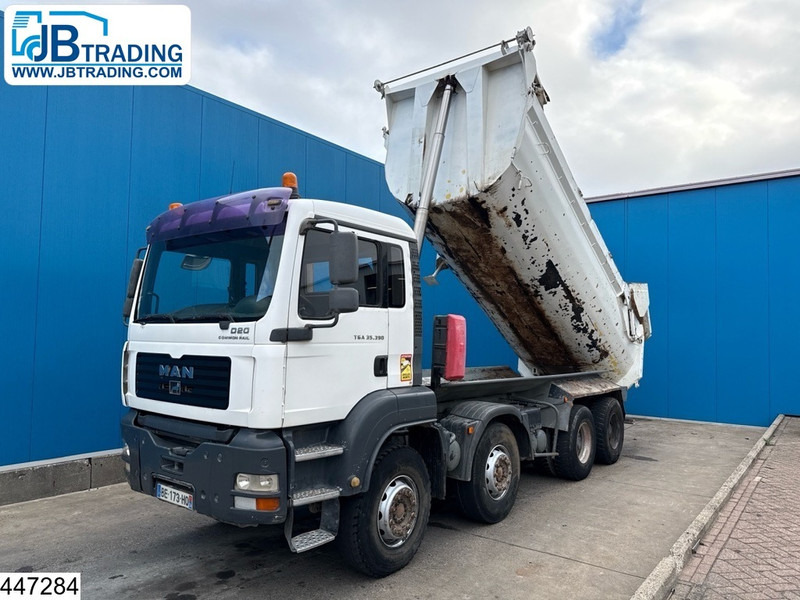 MAN TGA 35 390 8x4, EURO 3, Manual, Leaf suspension - Kippiauto kuorma-auto: kuva MAN TGA 35 390 8x4, EURO 3, Manual, Leaf suspension - Kippiauto kuorma-auto MAN TGA 35 390 8x4, EURO 3, Manual, Leaf suspension - Kippiauto kuorma-auto: kuva MAN TGA 35 390 8x4, EURO 3, Manual, Leaf suspension - Kippiauto kuorma-auto