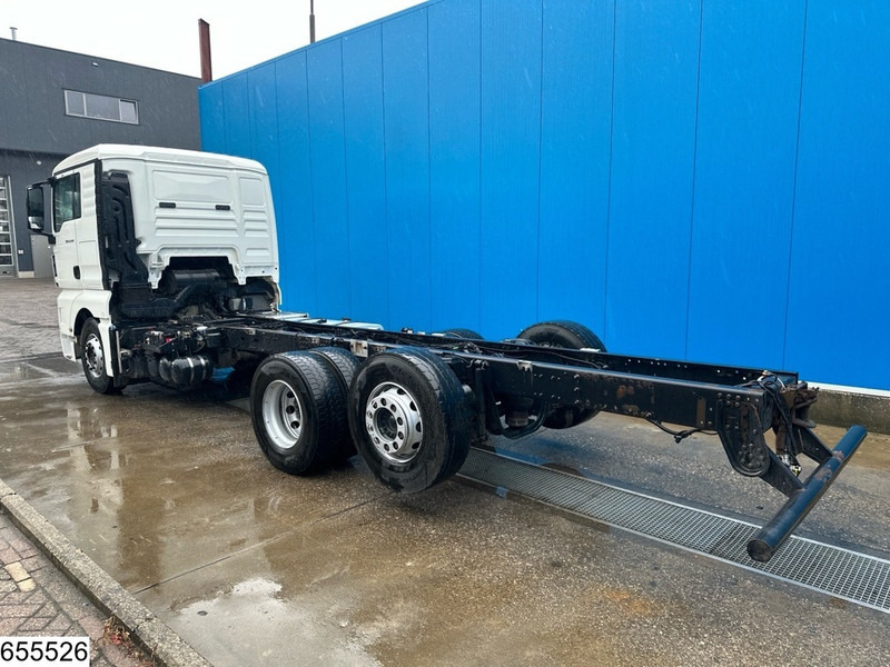 MAN TGX 26 480 EURO 6, Retarder, PTO - Kuorma-auto alusta: kuva MAN TGX 26 480 EURO 6, Retarder, PTO - Kuorma-auto alusta MAN TGX 26 480 EURO 6, Retarder, PTO - Kuorma-auto alusta: kuva MAN TGX 26 480 EURO 6, Retarder, PTO - Kuorma-auto alusta