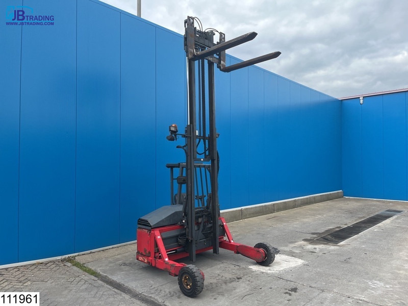 Moffett M4 20.3 3x3, H 3,90 mtr, 2000 KG - Ajoneuvotrukki: kuva Moffett M4 20.3 3x3, H 3,90 mtr, 2000 KG - Ajoneuvotrukki Moffett M4 20.3 3x3, H 3,90 mtr, 2000 KG - Ajoneuvotrukki: kuva Moffett M4 20.3 3x3, H 3,90 mtr, 2000 KG - Ajoneuvotrukki
