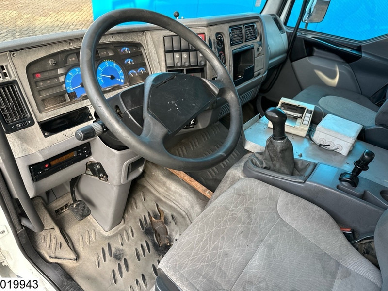 Renault Midlum 180 Euro 3, Manual, Fuel, 6180 Liters, 1 Comp - Säiliöauto: kuva Renault Midlum 180 Euro 3, Manual, Fuel, 6180 Liters, 1 Comp - Säiliöauto Renault Midlum 180 Euro 3, Manual, Fuel, 6180 Liters, 1 Comp - Säiliöauto: kuva Renault Midlum 180 Euro 3, Manual, Fuel, 6180 Liters, 1 Comp - Säiliöauto