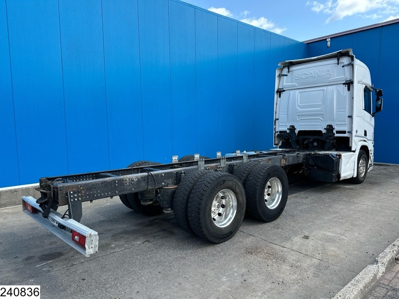 Scania R 650 6X4, EURO 6, Retarder, PTO - Kuorma-auto alusta: kuva Scania R 650 6X4, EURO 6, Retarder, PTO - Kuorma-auto alusta Scania R 650 6X4, EURO 6, Retarder, PTO - Kuorma-auto alusta: kuva Scania R 650 6X4, EURO 6, Retarder, PTO - Kuorma-auto alusta