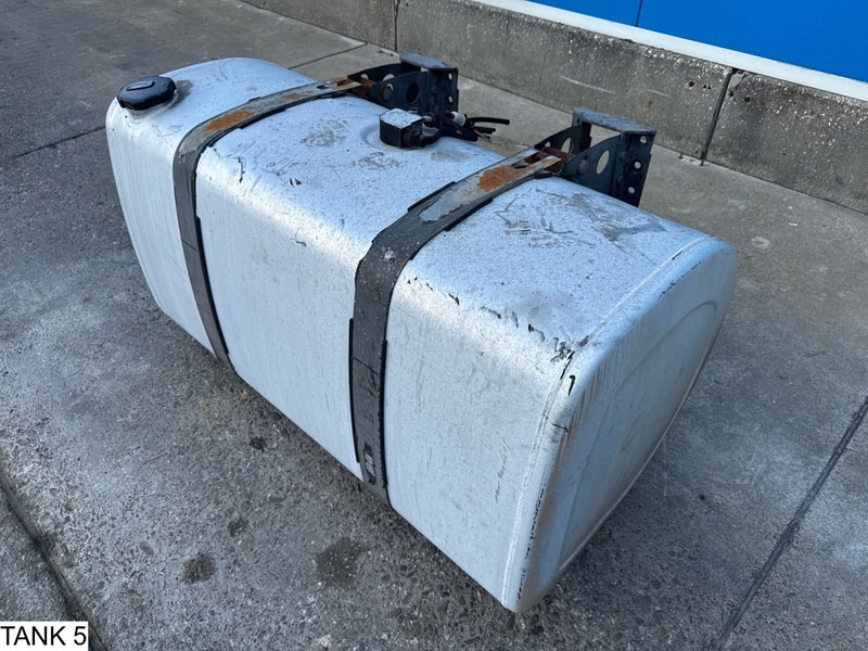 Universeel Brandstoftank - Polttoainetankki - Kuorma-auto: kuva Universeel Brandstoftank - Polttoainetankki - Kuorma-auto Universeel Brandstoftank - Polttoainetankki - Kuorma-auto: kuva Universeel Brandstoftank - Polttoainetankki - Kuorma-auto