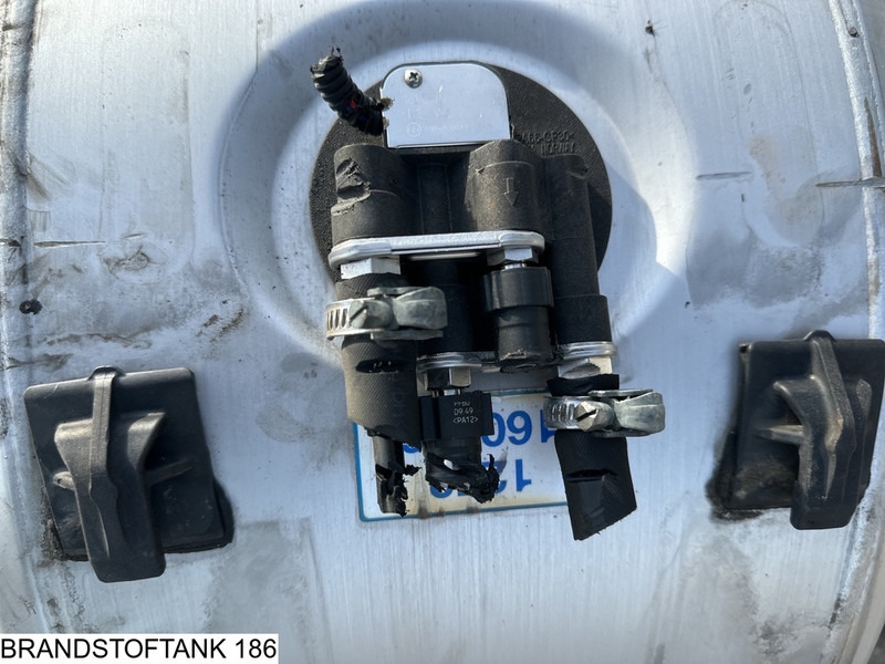 Universeel Brandstoftank - Polttoainetankki: kuva Universeel Brandstoftank - Polttoainetankki Universeel Brandstoftank - Polttoainetankki: kuva Universeel Brandstoftank - Polttoainetankki