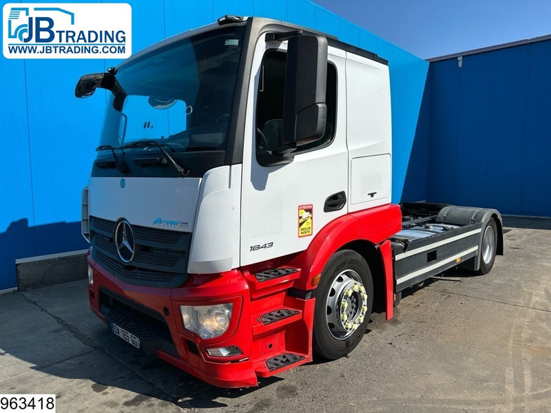 Mercedes-Benz Actros 1843 EURO 6, Retarder, Lohr, Standairco - Vetopöytäauto: kuva Mercedes-Benz Actros 1843 EURO 6, Retarder, Lohr, Standairco - Vetopöytäauto Mercedes-Benz Actros 1843 EURO 6, Retarder, Lohr, Standairco - Vetopöytäauto: kuva Mercedes-Benz Actros 1843 EURO 6, Retarder, Lohr, Standairco - Vetopöytäauto