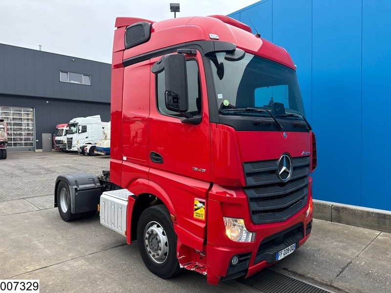 Mercedes-Benz Actros 1845 EURO 6, Standairco - Vetopöytäauto: kuva Mercedes-Benz Actros 1845 EURO 6, Standairco - Vetopöytäauto Mercedes-Benz Actros 1845 EURO 6, Standairco - Vetopöytäauto: kuva Mercedes-Benz Actros 1845 EURO 6, Standairco - Vetopöytäauto