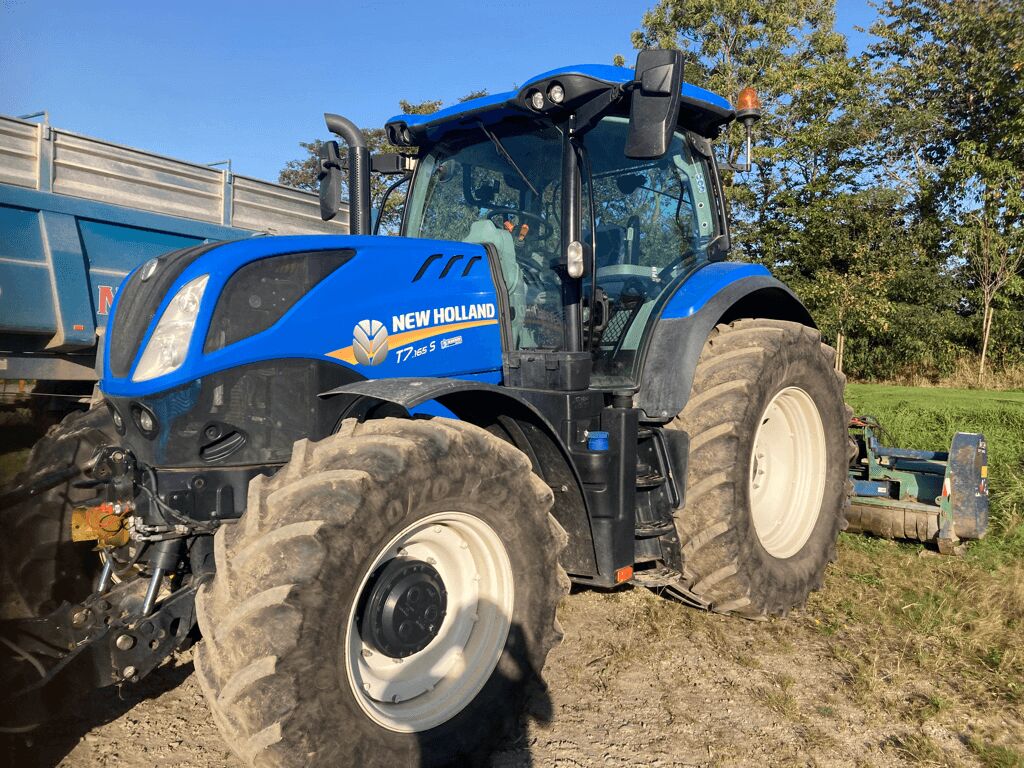 NEW HOLLAND T7.165S RANGE COMMAND S5 - Traktori: kuva NEW HOLLAND T7.165S RANGE COMMAND S5 - Traktori NEW HOLLAND T7.165S RANGE COMMAND S5 - Traktori: kuva NEW HOLLAND T7.165S RANGE COMMAND S5 - Traktori