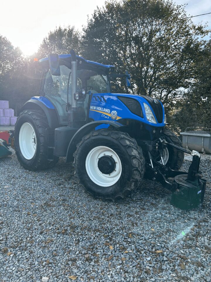 NEW HOLLAND T7.165S RANGE COMMAND S5 - Traktori: kuva NEW HOLLAND T7.165S RANGE COMMAND S5 - Traktori NEW HOLLAND T7.165S RANGE COMMAND S5 - Traktori: kuva NEW HOLLAND T7.165S RANGE COMMAND S5 - Traktori