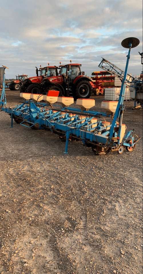 MONOSEM 12 RANGS-45CM - Tarkkuuskylvökone: kuva MONOSEM 12 RANGS-45CM - Tarkkuuskylvökone MONOSEM 12 RANGS-45CM - Tarkkuuskylvökone: kuva MONOSEM 12 RANGS-45CM - Tarkkuuskylvökone