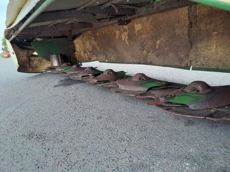 KRONE EASYCUT R400 - Niittokone: kuva KRONE EASYCUT R400 - Niittokone KRONE EASYCUT R400 - Niittokone: kuva KRONE EASYCUT R400 - Niittokone