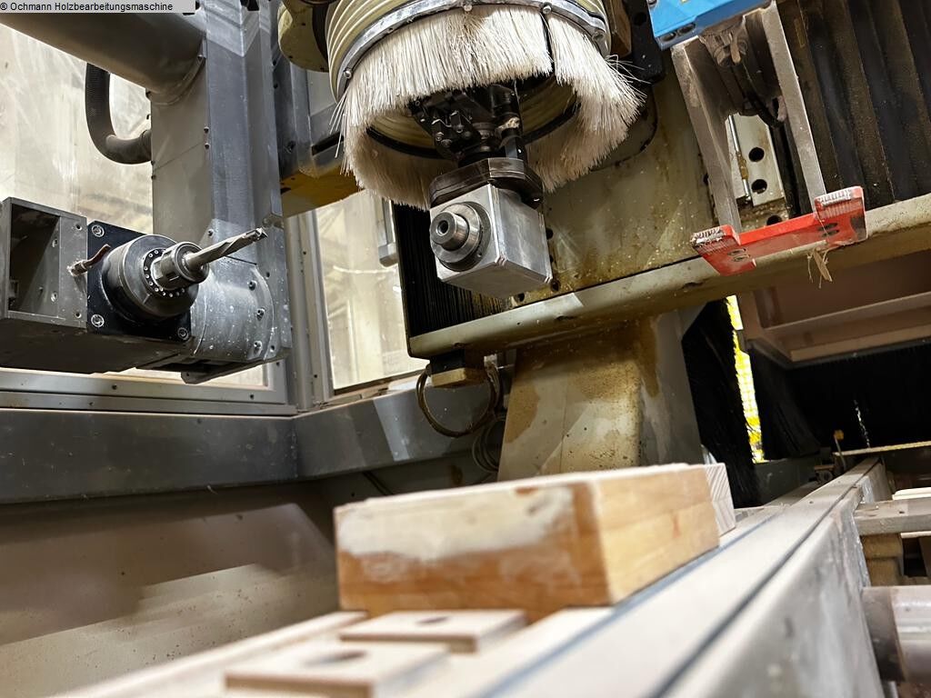SCM Routech R 3000 - CNC-puuntyöstökeskus: kuva SCM Routech R 3000 - CNC-puuntyöstökeskus SCM Routech R 3000 - CNC-puuntyöstökeskus: kuva SCM Routech R 3000 - CNC-puuntyöstökeskus