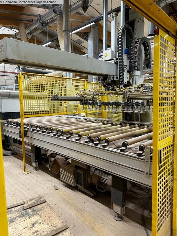 SCM Routech R 3000 - CNC-puuntyöstökeskus: kuva SCM Routech R 3000 - CNC-puuntyöstökeskus SCM Routech R 3000 - CNC-puuntyöstökeskus: kuva SCM Routech R 3000 - CNC-puuntyöstökeskus