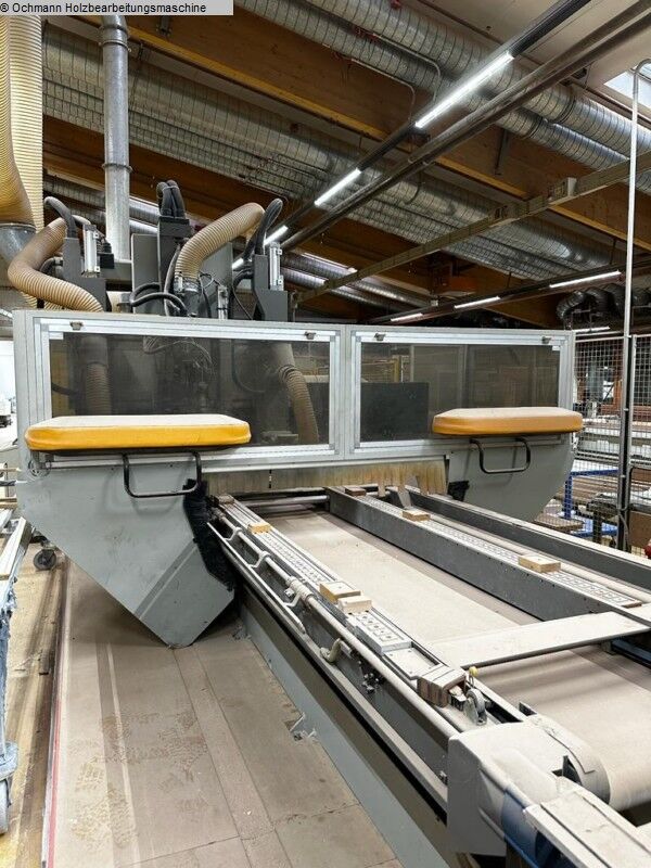 SCM Routech R 3000 - CNC-puuntyöstökeskus: kuva SCM Routech R 3000 - CNC-puuntyöstökeskus SCM Routech R 3000 - CNC-puuntyöstökeskus: kuva SCM Routech R 3000 - CNC-puuntyöstökeskus