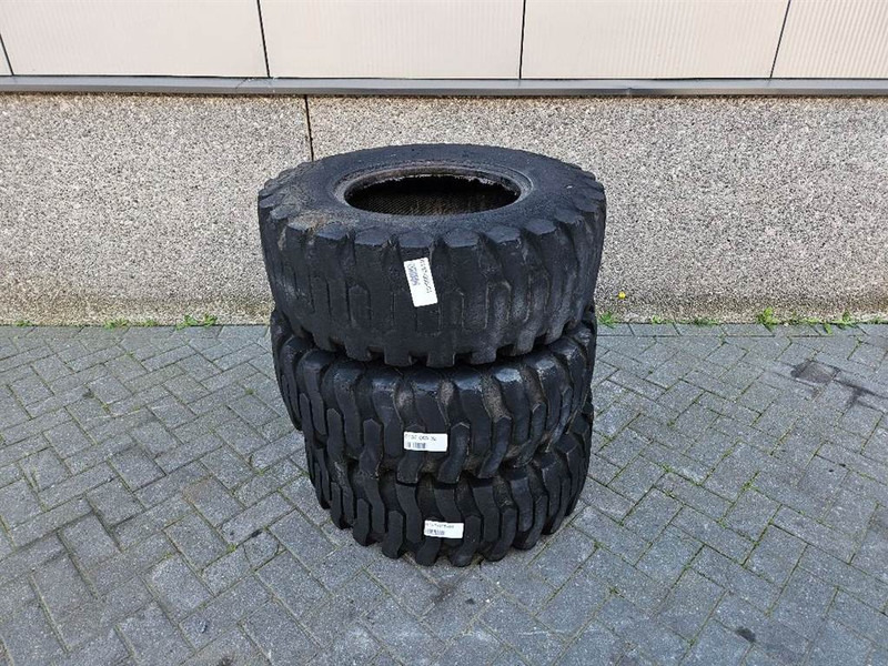 Ahlmann AL95-Titan 12.5/80-18-Tire/Reifen/Band - Renkaat ja vanteet - Rakennuskoneet: kuva Ahlmann AL95-Titan 12.5/80-18-Tire/Reifen/Band - Renkaat ja vanteet - Rakennuskoneet Ahlmann AL95-Titan 12.5/80-18-Tire/Reifen/Band - Renkaat ja vanteet - Rakennuskoneet: kuva Ahlmann AL95-Titan 12.5/80-18-Tire/Reifen/Band - Renkaat ja vanteet - Rakennuskoneet