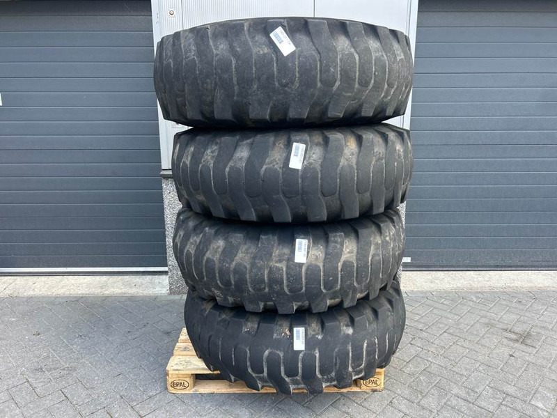 Ahlmann AZ14-CEAT 17.5-25-Tire/Reifen/Band - Renkaat ja vanteet - Rakennuskoneet: kuva Ahlmann AZ14-CEAT 17.5-25-Tire/Reifen/Band - Renkaat ja vanteet - Rakennuskoneet Ahlmann AZ14-CEAT 17.5-25-Tire/Reifen/Band - Renkaat ja vanteet - Rakennuskoneet: kuva Ahlmann AZ14-CEAT 17.5-25-Tire/Reifen/Band - Renkaat ja vanteet - Rakennuskoneet