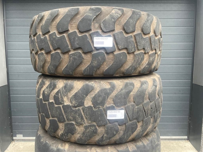 Ahlmann AZ6-Alliance 405/70R20 (16/70R20)-Tire/Reifen/Band - Renkaat ja vanteet - Rakennuskoneet: kuva Ahlmann AZ6-Alliance 405/70R20 (16/70R20)-Tire/Reifen/Band - Renkaat ja vanteet - Rakennuskoneet Ahlmann AZ6-Alliance 405/70R20 (16/70R20)-Tire/Reifen/Band - Renkaat ja vanteet - Rakennuskoneet: kuva Ahlmann AZ6-Alliance 405/70R20 (16/70R20)-Tire/Reifen/Band - Renkaat ja vanteet - Rakennuskoneet