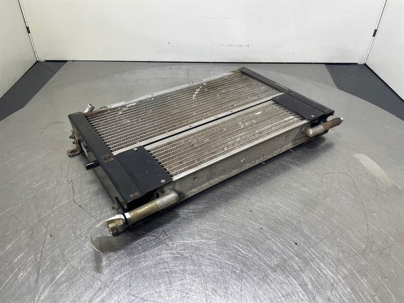 Cat 924G-239-6770-Cooler/Kühler/Koeler - Moottori - Rakennuskoneet: kuva Cat 924G-239-6770-Cooler/Kühler/Koeler - Moottori - Rakennuskoneet Cat 924G-239-6770-Cooler/Kühler/Koeler - Moottori - Rakennuskoneet: kuva Cat 924G-239-6770-Cooler/Kühler/Koeler - Moottori - Rakennuskoneet