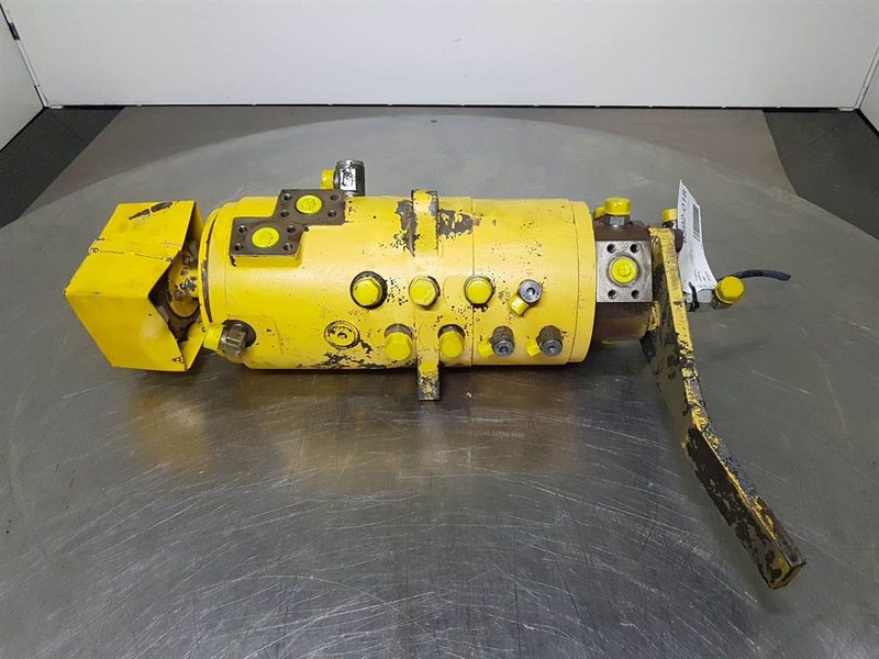 Furukawa W725LS-Swing joint/Drehdurchführung/Draaidoorvoer - Hydrauliikka - Rakennuskoneet: kuva Furukawa W725LS-Swing joint/Drehdurchführung/Draaidoorvoer - Hydrauliikka - Rakennuskoneet Furukawa W725LS-Swing joint/Drehdurchführung/Draaidoorvoer - Hydrauliikka - Rakennuskoneet: kuva Furukawa W725LS-Swing joint/Drehdurchführung/Draaidoorvoer - Hydrauliikka - Rakennuskoneet