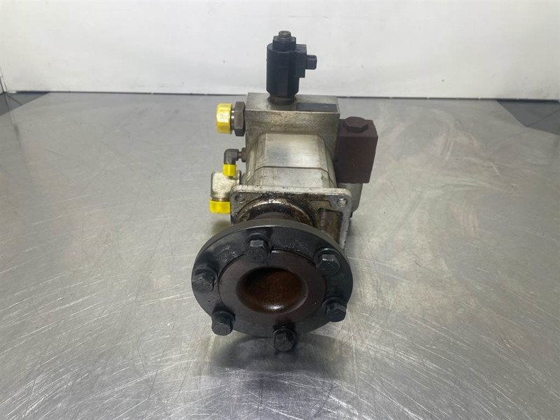 Hyundai HL757-7A-11LD-30700 / VAD0511111-Fan motor - Hydrauliikka - Rakennuskoneet: kuva Hyundai HL757-7A-11LD-30700 / VAD0511111-Fan motor - Hydrauliikka - Rakennuskoneet Hyundai HL757-7A-11LD-30700 / VAD0511111-Fan motor - Hydrauliikka - Rakennuskoneet: kuva Hyundai HL757-7A-11LD-30700 / VAD0511111-Fan motor - Hydrauliikka - Rakennuskoneet