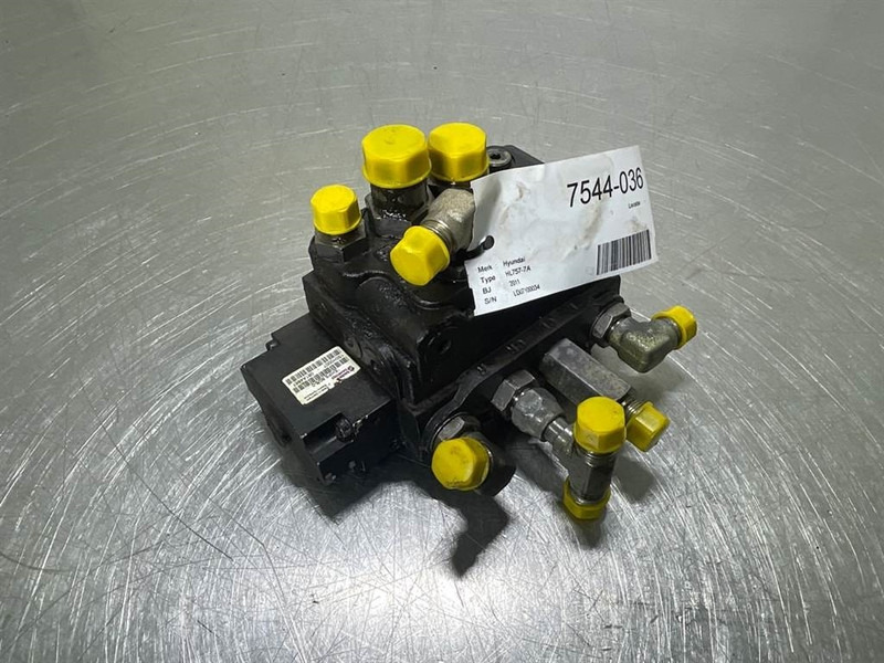 Hyundai HL757-7A-31LD-30020 / EHPS80/ 8-0-Steeringvalve - Hydrauliikka - Rakennuskoneet: kuva Hyundai HL757-7A-31LD-30020 / EHPS80/ 8-0-Steeringvalve - Hydrauliikka - Rakennuskoneet Hyundai HL757-7A-31LD-30020 / EHPS80/ 8-0-Steeringvalve - Hydrauliikka - Rakennuskoneet: kuva Hyundai HL757-7A-31LD-30020 / EHPS80/ 8-0-Steeringvalve - Hydrauliikka - Rakennuskoneet