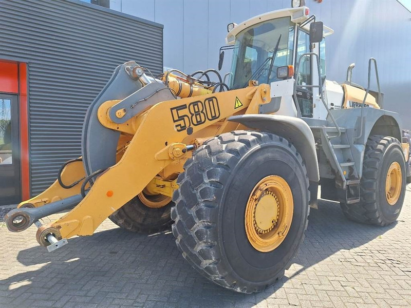 Liebherr L580 - Pyöräkuormaaja: kuva Liebherr L580 - Pyöräkuormaaja Liebherr L580 - Pyöräkuormaaja: kuva Liebherr L580 - Pyöräkuormaaja