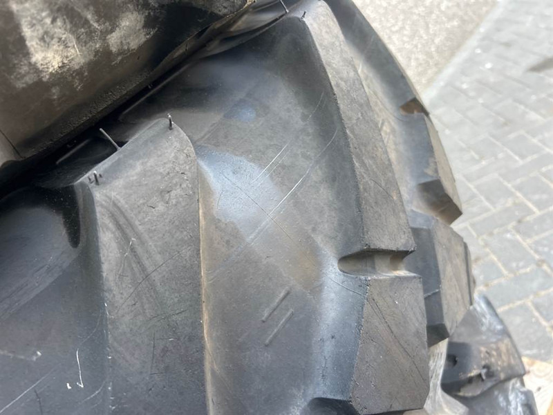 Manitou MRT2145-Mitas 18-19.5-Tire/Reifen/Band - Renkaat ja vanteet - Rakennuskoneet: kuva Manitou MRT2145-Mitas 18-19.5-Tire/Reifen/Band - Renkaat ja vanteet - Rakennuskoneet Manitou MRT2145-Mitas 18-19.5-Tire/Reifen/Band - Renkaat ja vanteet - Rakennuskoneet: kuva Manitou MRT2145-Mitas 18-19.5-Tire/Reifen/Band - Renkaat ja vanteet - Rakennuskoneet