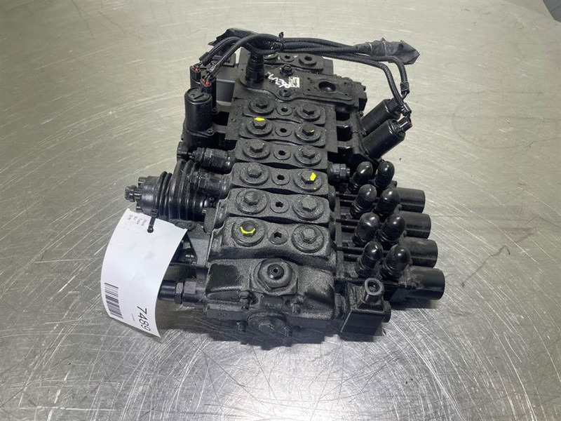 Manitou MT1440/1840-52536374-Valve/Ventile/Ventiel - Hydrauliikka - Rakennuskoneet: kuva Manitou MT1440/1840-52536374-Valve/Ventile/Ventiel - Hydrauliikka - Rakennuskoneet Manitou MT1440/1840-52536374-Valve/Ventile/Ventiel - Hydrauliikka - Rakennuskoneet: kuva Manitou MT1440/1840-52536374-Valve/Ventile/Ventiel - Hydrauliikka - Rakennuskoneet