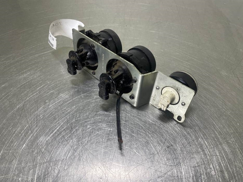 Mecalac 12MTX-5170184/5170185/5170186-Light/Leuchte - Sähköjärjestelmä - Rakennuskoneet: kuva Mecalac 12MTX-5170184/5170185/5170186-Light/Leuchte - Sähköjärjestelmä - Rakennuskoneet Mecalac 12MTX-5170184/5170185/5170186-Light/Leuchte - Sähköjärjestelmä - Rakennuskoneet: kuva Mecalac 12MTX-5170184/5170185/5170186-Light/Leuchte - Sähköjärjestelmä - Rakennuskoneet