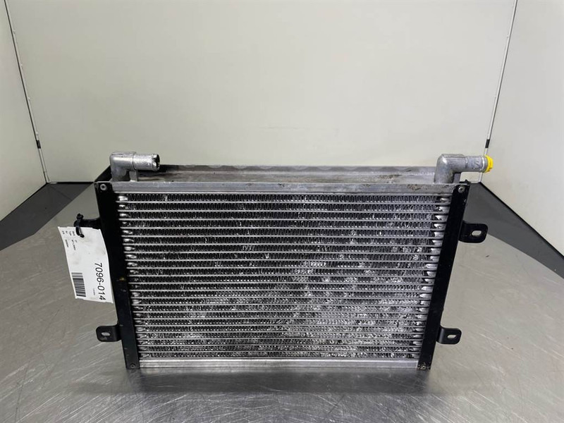 New Holland W110C - Cooler/Kühler/Koeler - Moottori - Rakennuskoneet: kuva New Holland W110C - Cooler/Kühler/Koeler - Moottori - Rakennuskoneet New Holland W110C - Cooler/Kühler/Koeler - Moottori - Rakennuskoneet: kuva New Holland W110C - Cooler/Kühler/Koeler - Moottori - Rakennuskoneet
