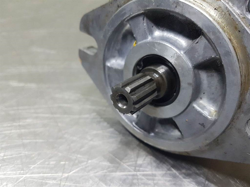 Sauer Sundstrand SNP2/4DSC06REPG/5D - Gearpump/Zah - Hydrauliikka - Rakennuskoneet: kuva Sauer Sundstrand SNP2/4DSC06REPG/5D - Gearpump/Zah - Hydrauliikka - Rakennuskoneet Sauer Sundstrand SNP2/4DSC06REPG/5D - Gearpump/Zah - Hydrauliikka - Rakennuskoneet: kuva Sauer Sundstrand SNP2/4DSC06REPG/5D - Gearpump/Zah - Hydrauliikka - Rakennuskoneet