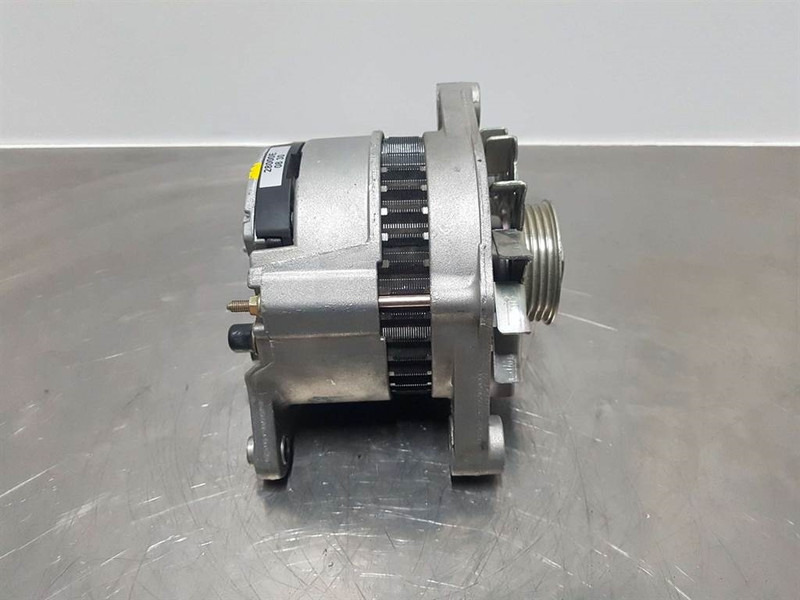 Terex Schaeff SKL833-14V 65A-Alternator/Lichtmaschine/Dynamo - Moottori - Rakennuskoneet: kuva Terex Schaeff SKL833-14V 65A-Alternator/Lichtmaschine/Dynamo - Moottori - Rakennuskoneet Terex Schaeff SKL833-14V 65A-Alternator/Lichtmaschine/Dynamo - Moottori - Rakennuskoneet: kuva Terex Schaeff SKL833-14V 65A-Alternator/Lichtmaschine/Dynamo - Moottori - Rakennuskoneet